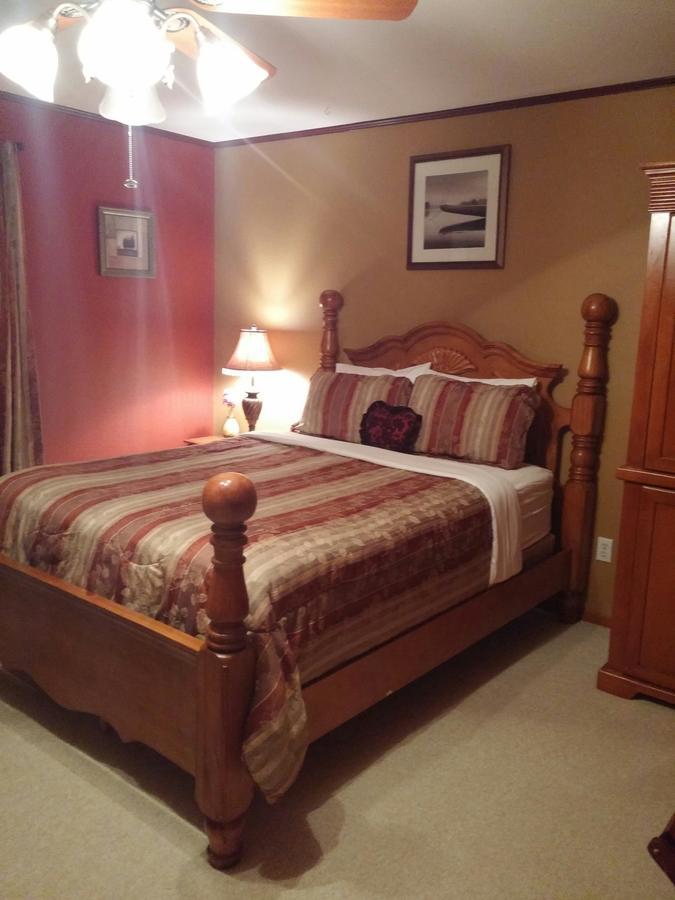 A Hyde Away Inn B&B Ток Екстериор снимка