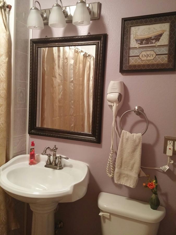A Hyde Away Inn B&B Ток Екстериор снимка
