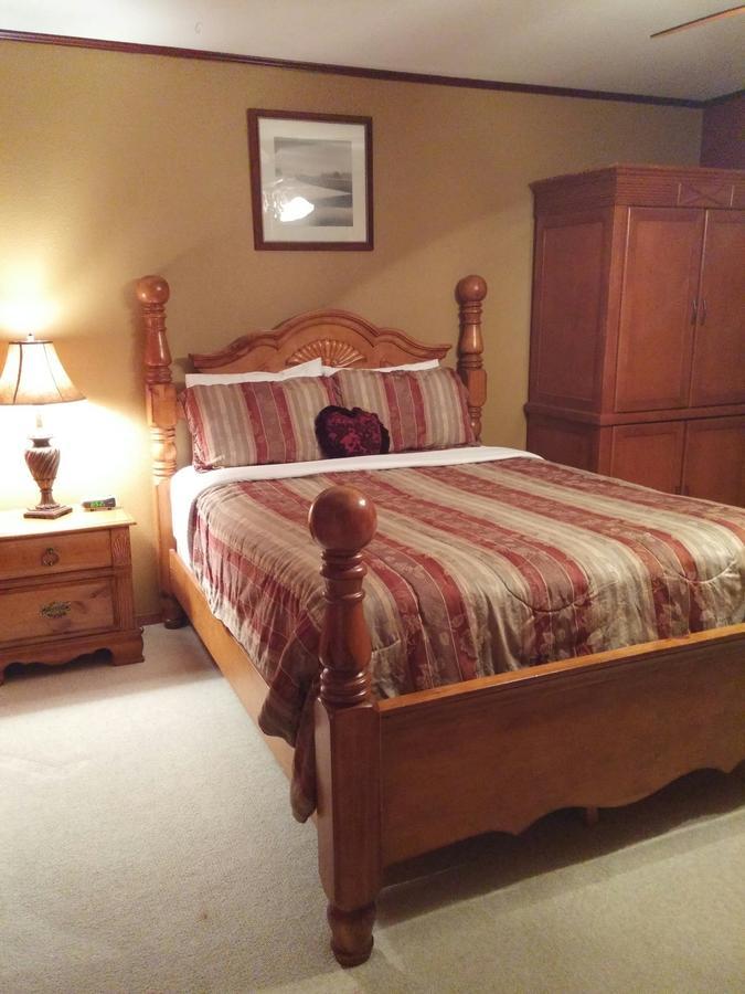 A Hyde Away Inn B&B Ток Екстериор снимка