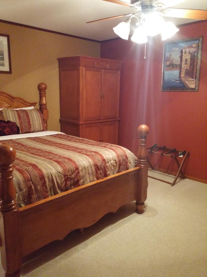 A Hyde Away Inn B&B Ток Екстериор снимка