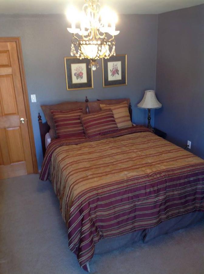A Hyde Away Inn B&B Ток Екстериор снимка