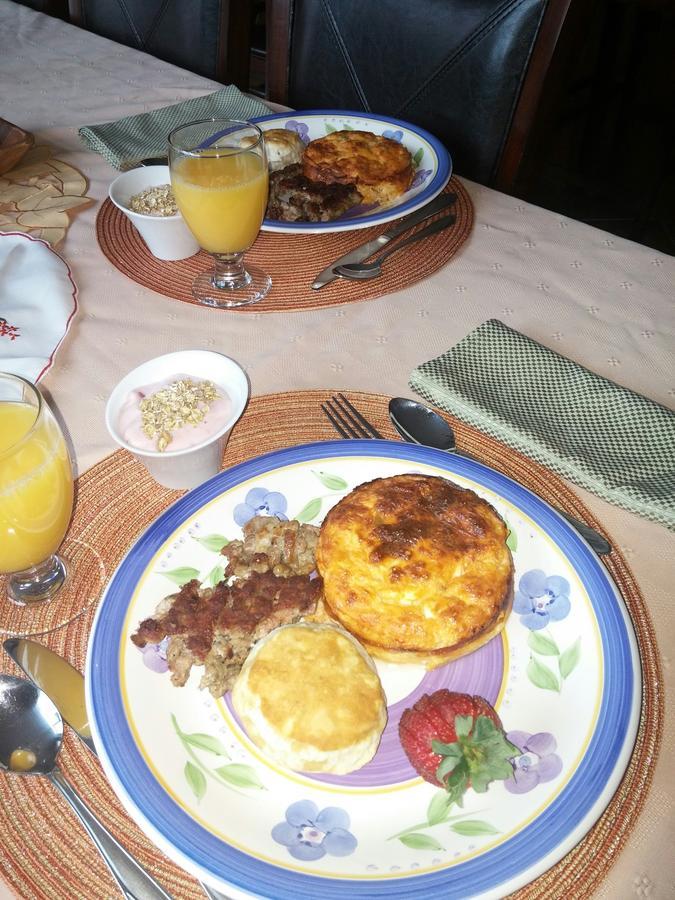 A Hyde Away Inn B&B Ток Екстериор снимка