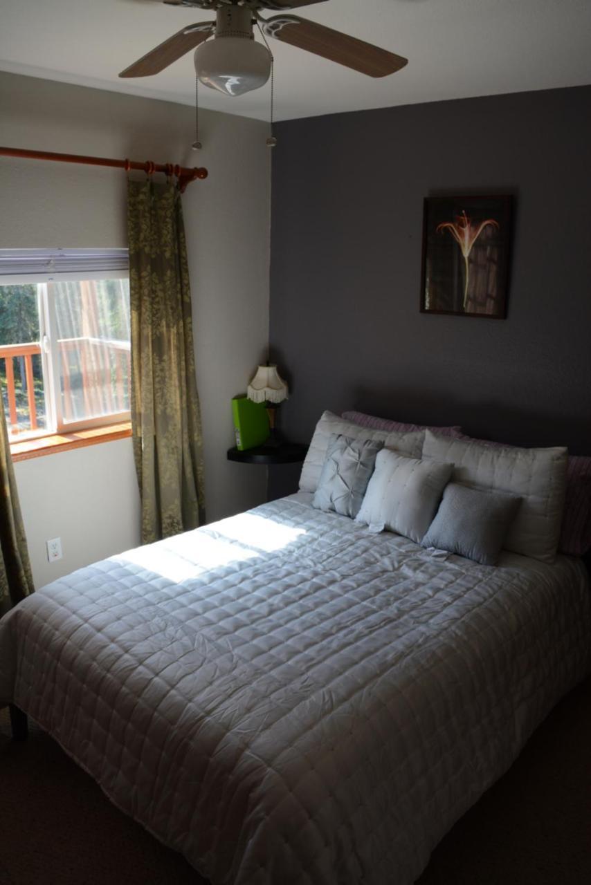 A Hyde Away Inn B&B Ток Екстериор снимка