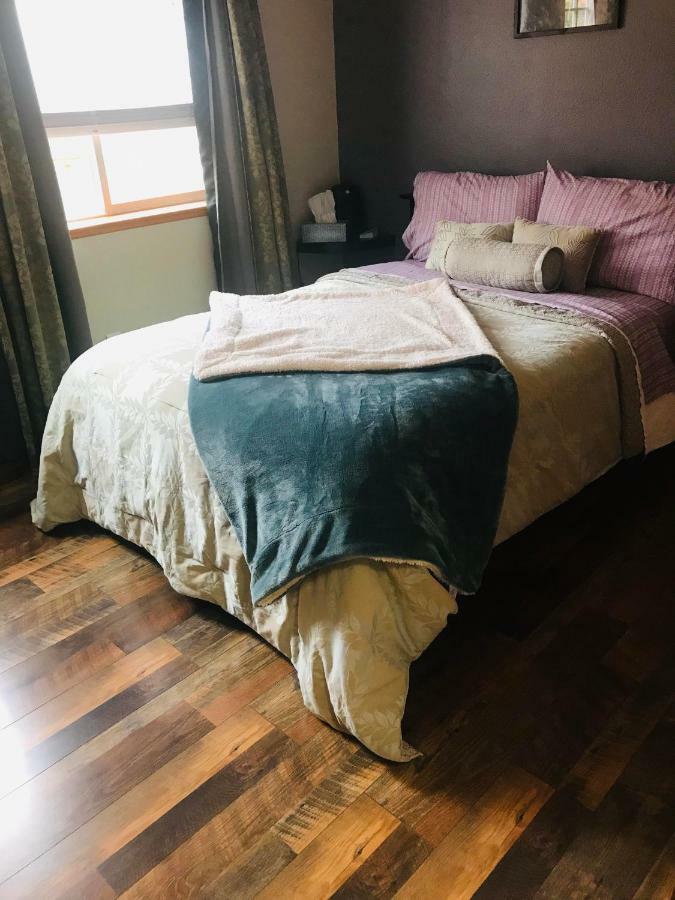 A Hyde Away Inn B&B Ток Екстериор снимка